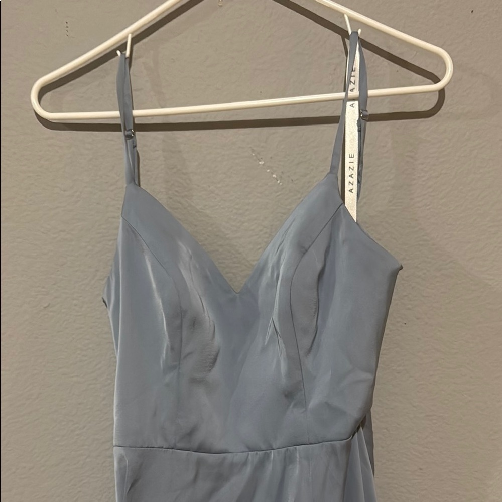 Elegant Blue Evening Gown - Picture 3 of 11